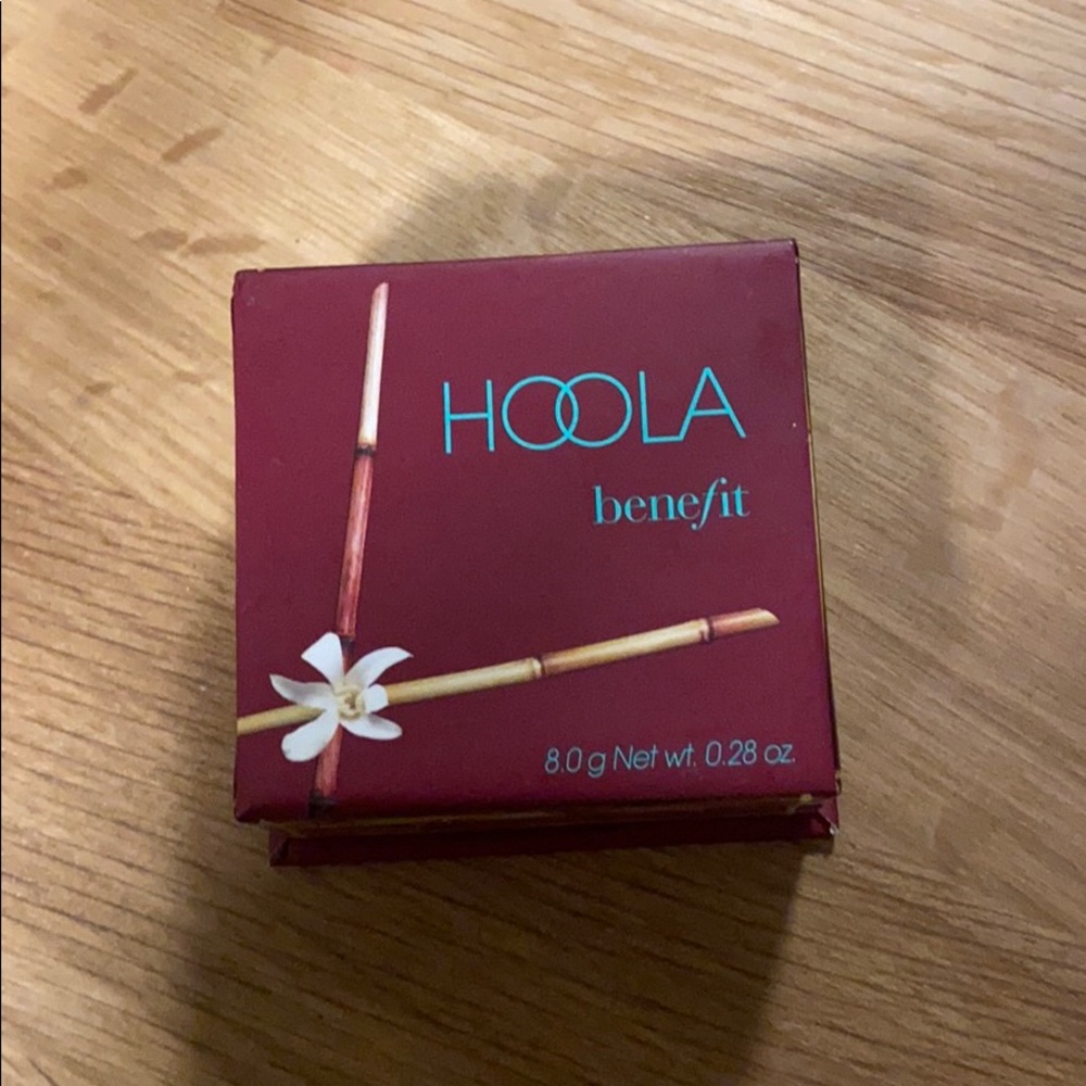 Hoola Benefit bronzer
